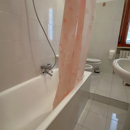 Leoncavallo By Interhome דירה *